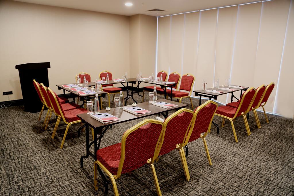 Ramada & Sisli Отель